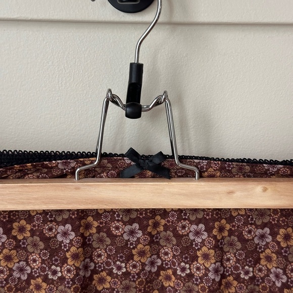 Urban Outfitters Floral skirt size small - Picture 2 of 4